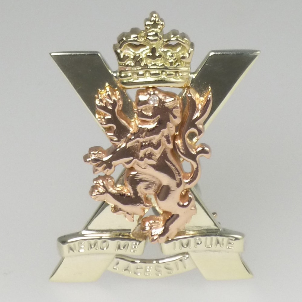 Sweetheart military brooch in gold for Royal Regiment of Scotland The Scots