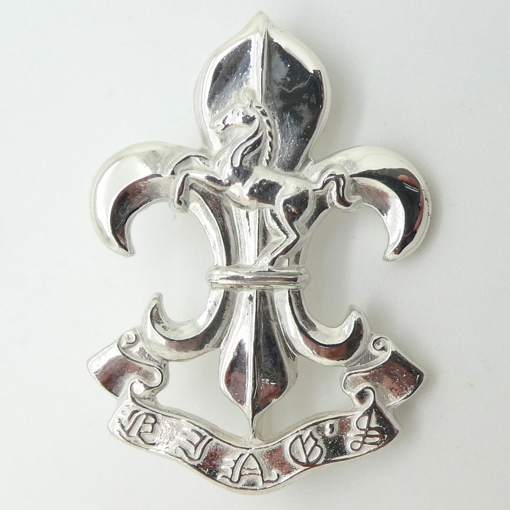 Silver Kings regiment badge brooch