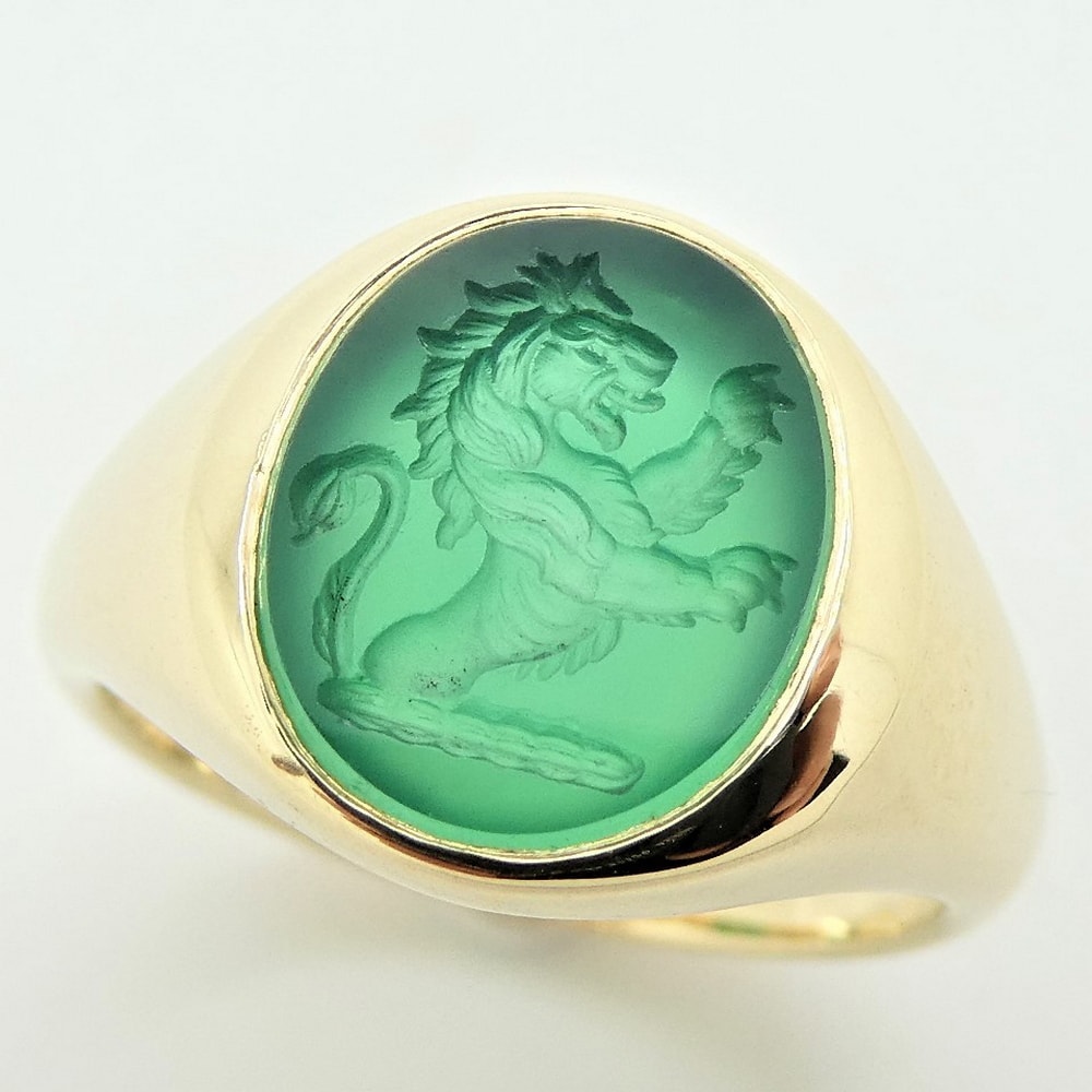 Green agate crest seal engraved signet ring