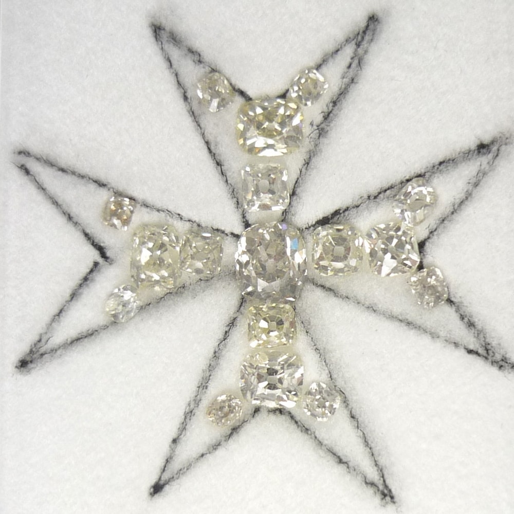 Knights of Malta diamond pendant stone layout
