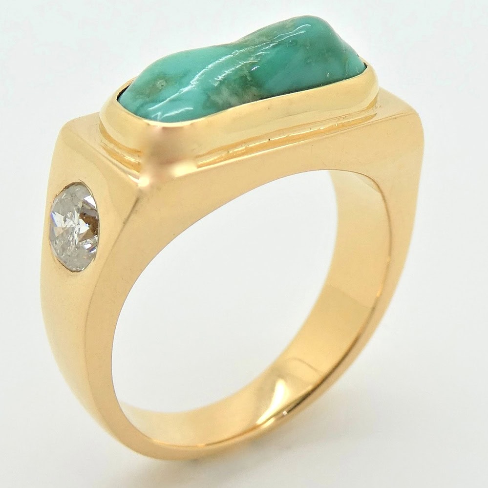 Bespoke gentlemen's jewellery gold ring